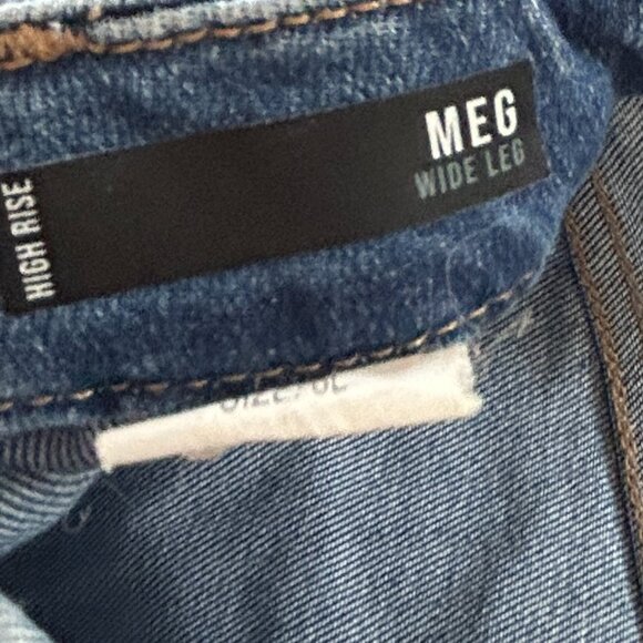 8 Kut from the Kloth Meg Wide Leg Jeans - Picture 3 of 4